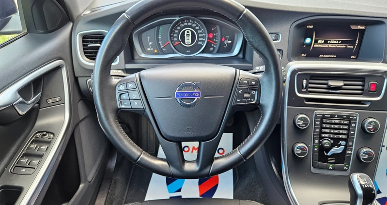 Volvo V60 cena 56000 przebieg: 192000, rok produkcji 2017 z Garwolin małe 326